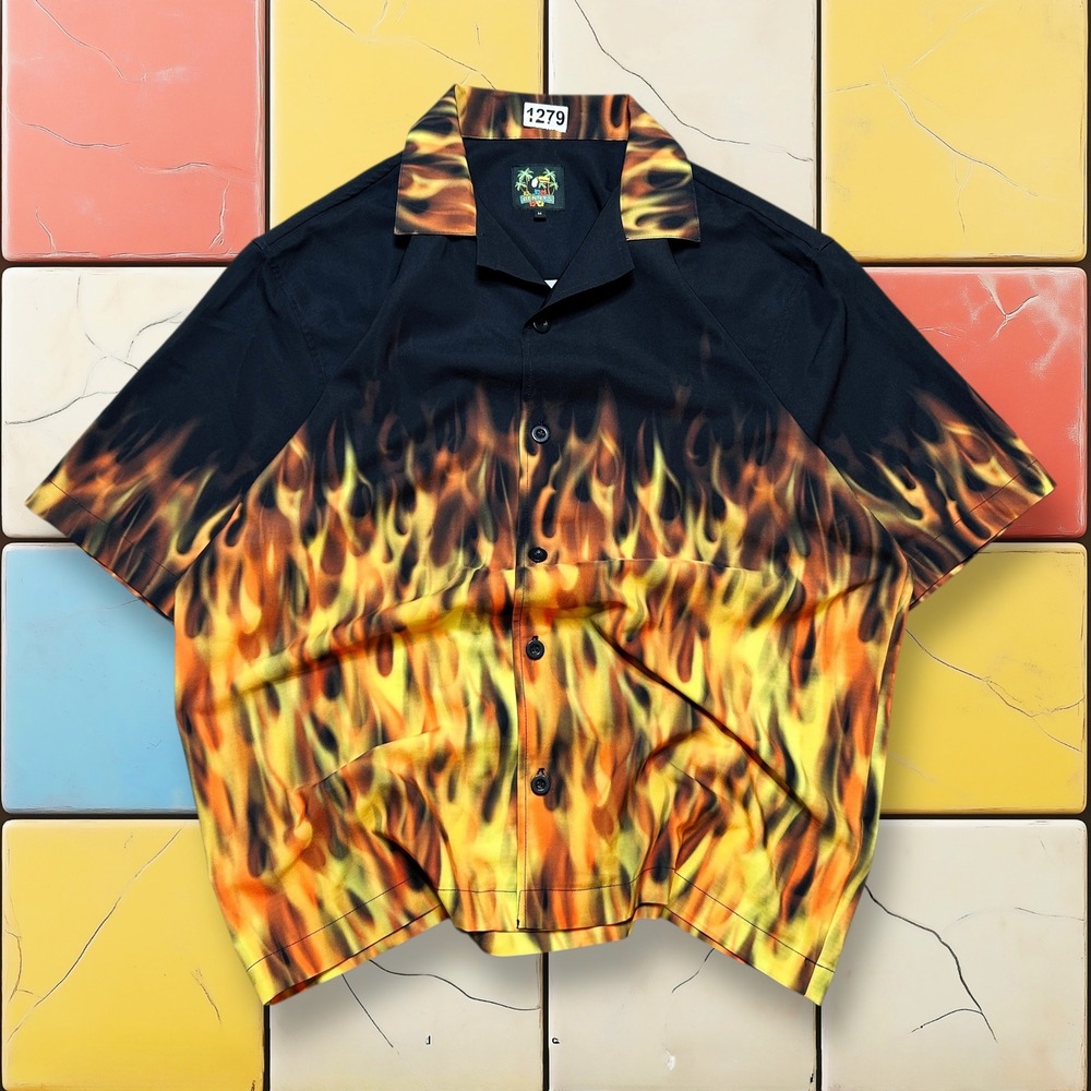 Benny's Men's‎ Black Fire Flame Print Short Sleeve Button Up Shirt Size M Y2K